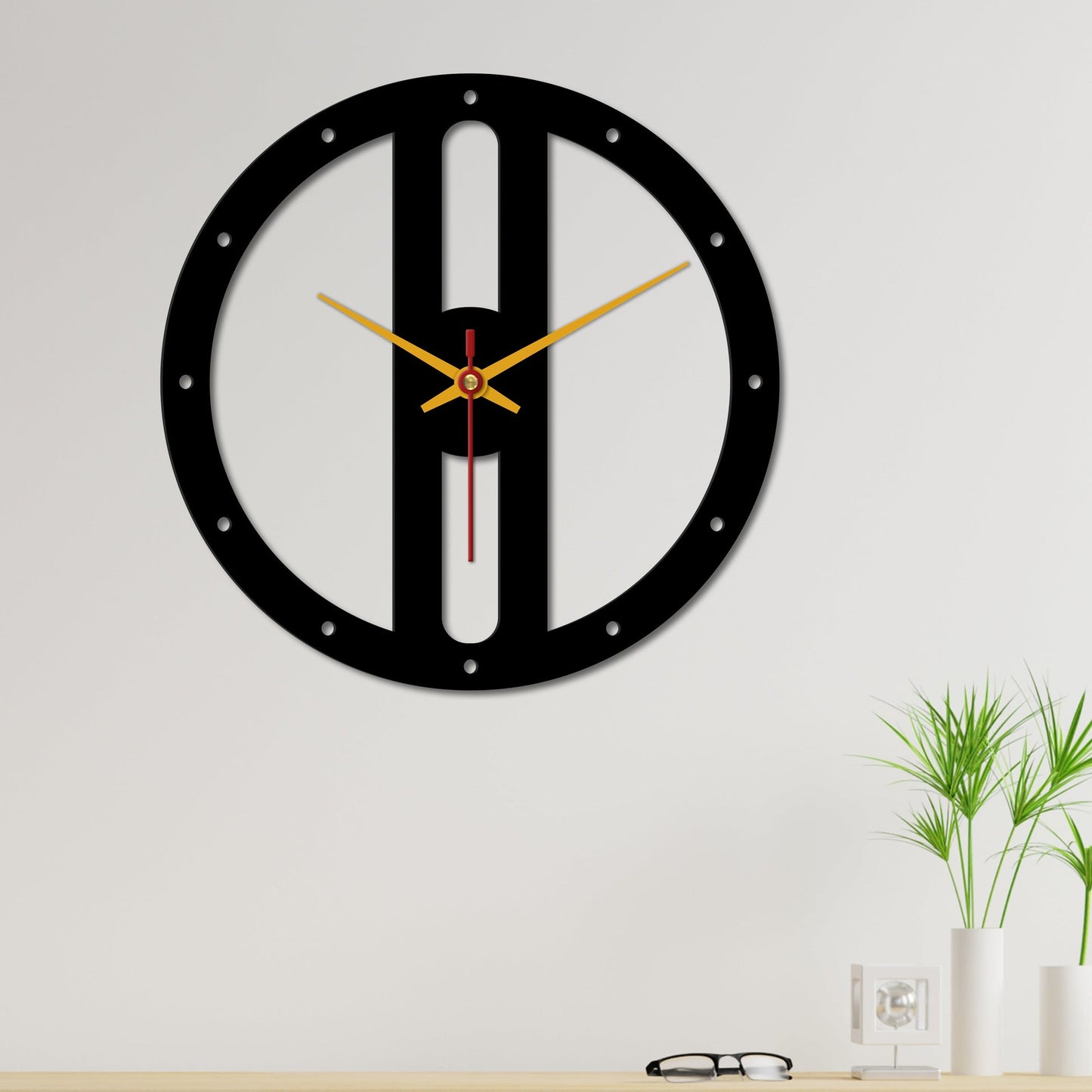 Wooden Look Round Shape Wall Clock