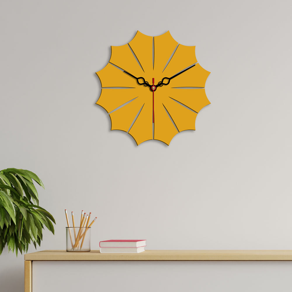 Leaf Shape Design Wooden Wall Clock